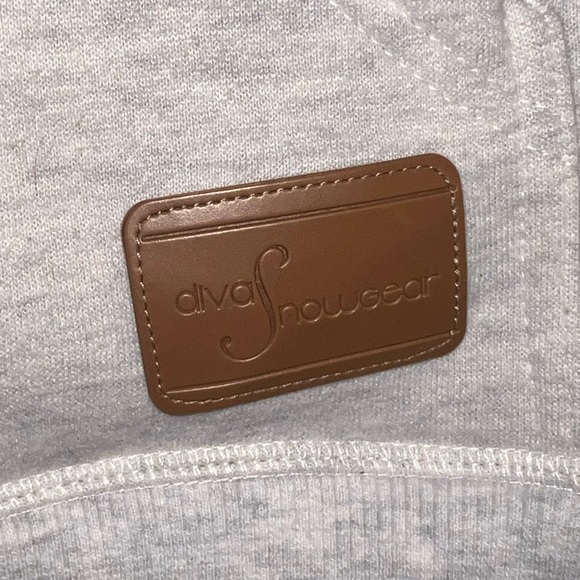 Size L Diva Snow Gear hoodie with buttons - Picture 4 of 5